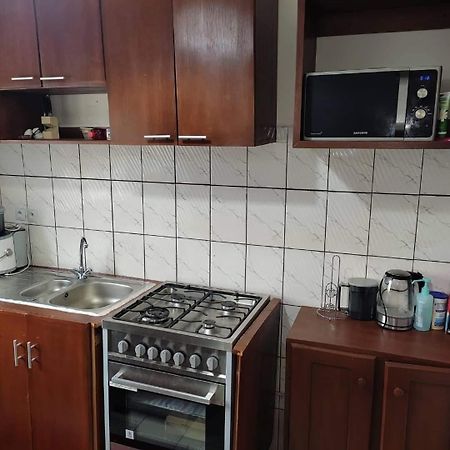 Appartement Meuble A Simbock Non Loin De Dovv Yaounde Exterior photo